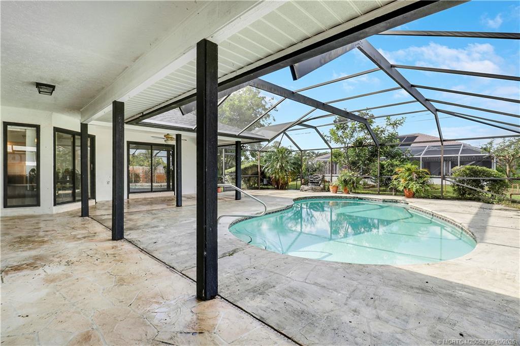 1692 SE Mariner Lane