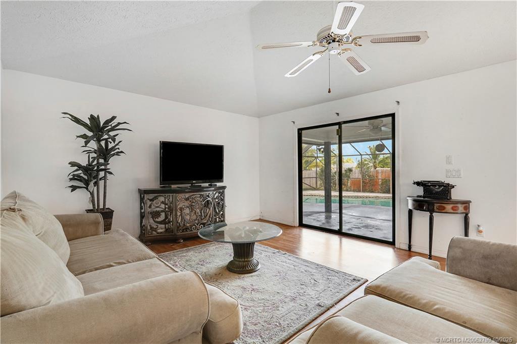 1692 SE Mariner Lane