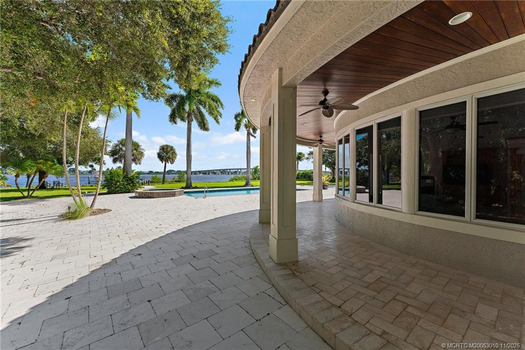 301 SE Harbor Point Drive