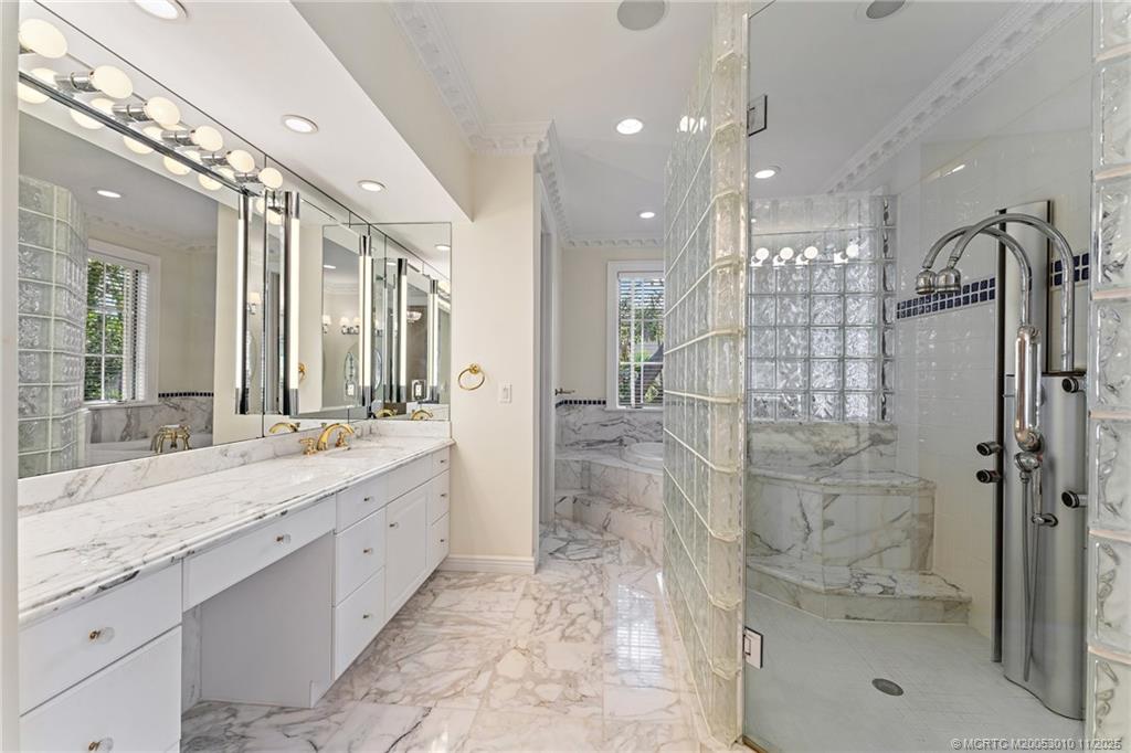 301 SE Harbor Point Drive