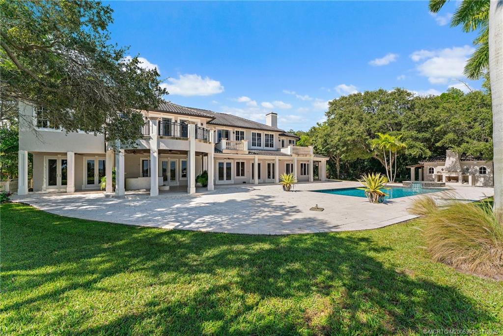 301 SE Harbor Point Drive