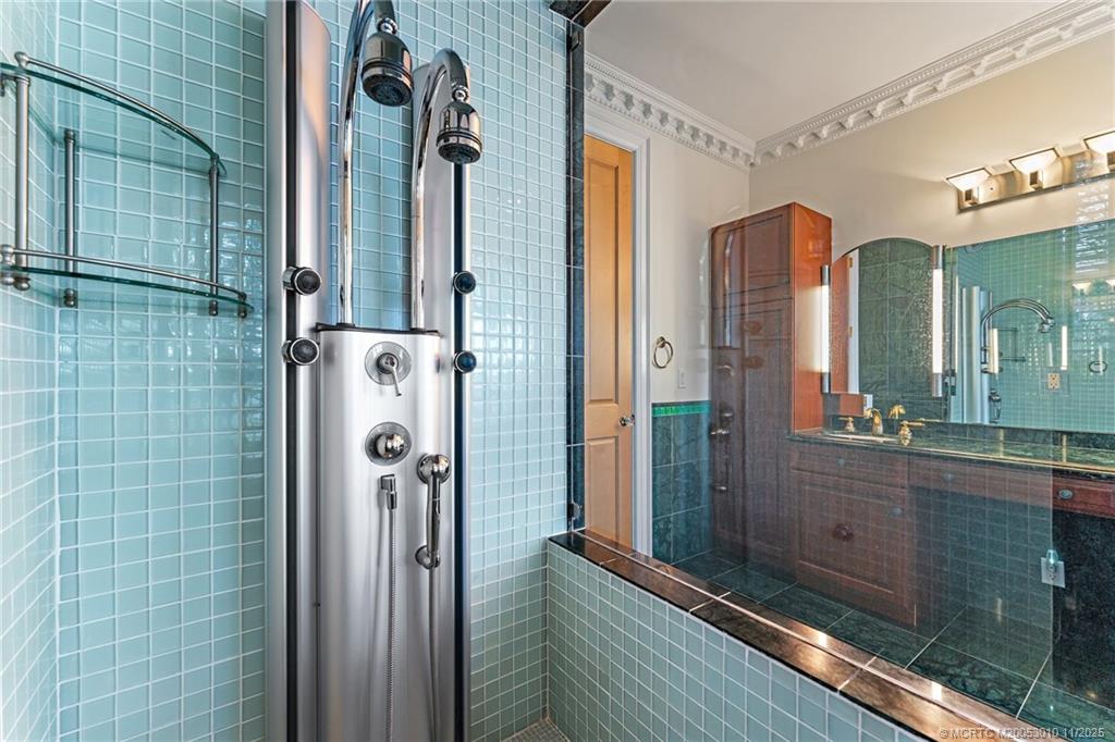 301 SE Harbor Point Drive