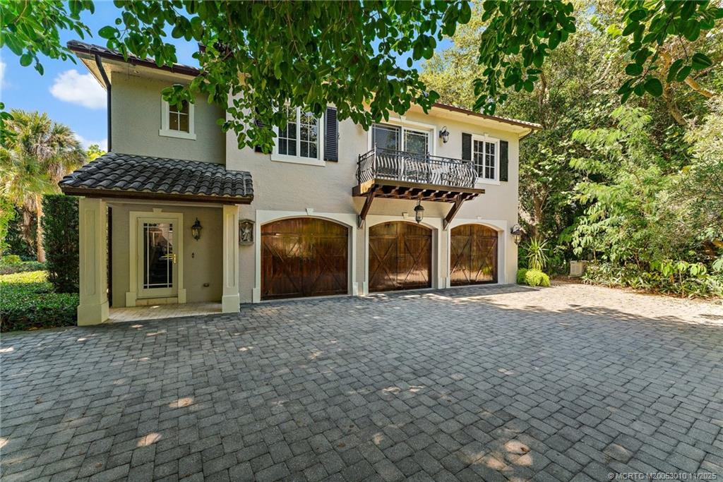 301 SE Harbor Point Drive