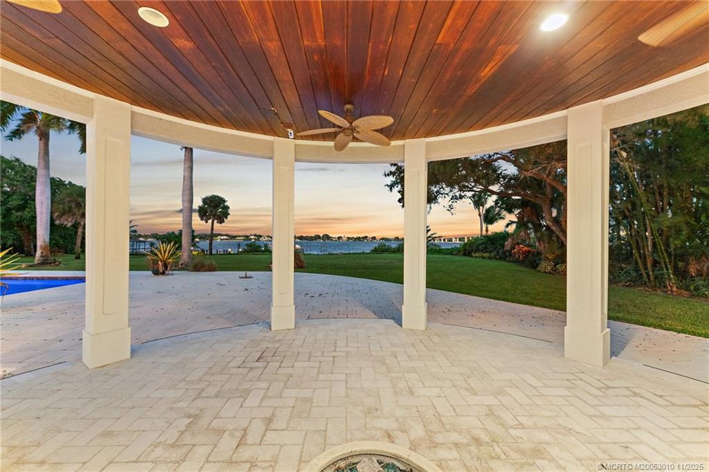 301 SE Harbor Point Drive