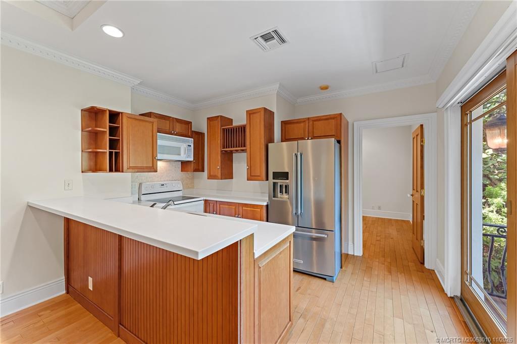 301 SE Harbor Point Drive