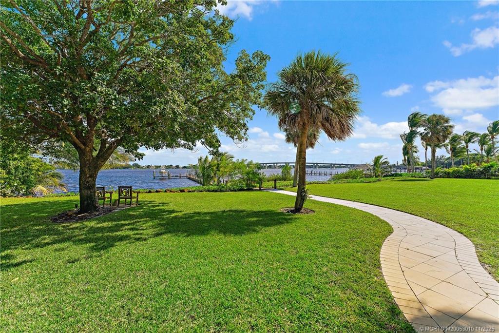 301 SE Harbor Point Drive