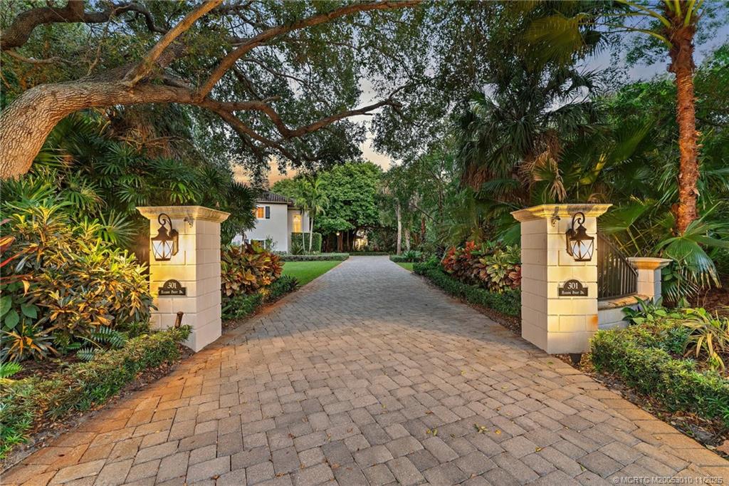 301 SE Harbor Point Drive