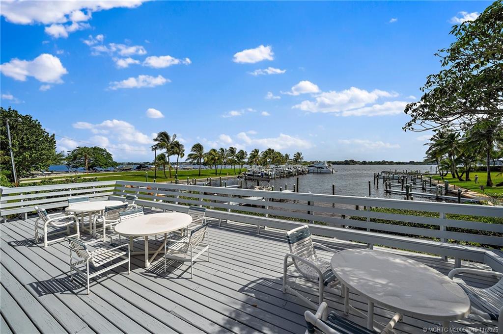 301 SE Harbor Point Drive