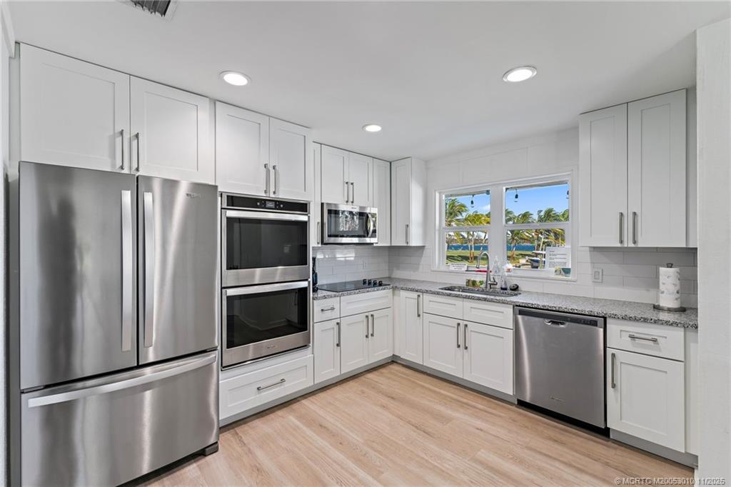 301 SE Harbor Point Drive