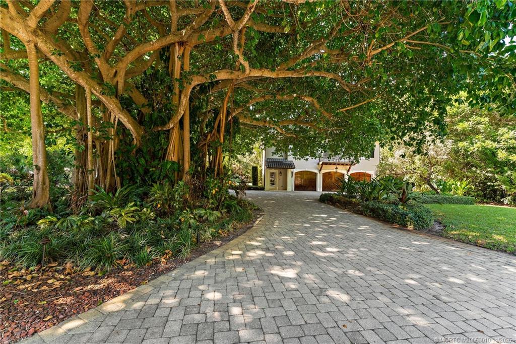 301 SE Harbor Point Drive