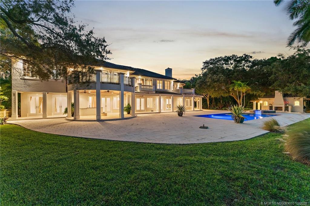 301 SE Harbor Point Drive