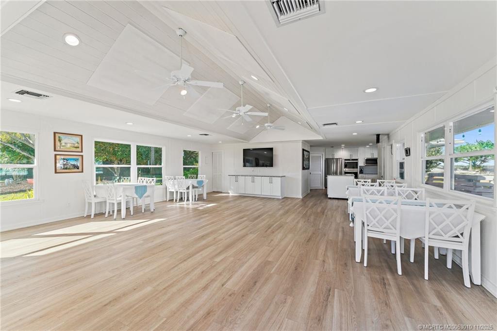 301 SE Harbor Point Drive