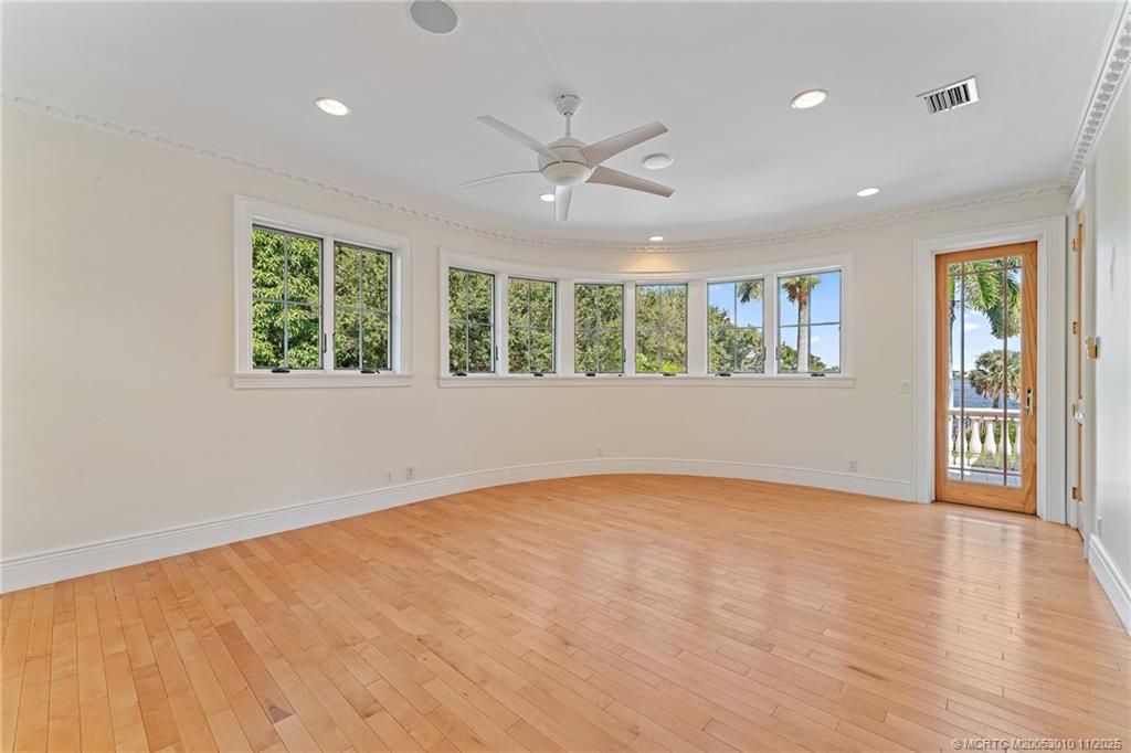 301 SE Harbor Point Drive