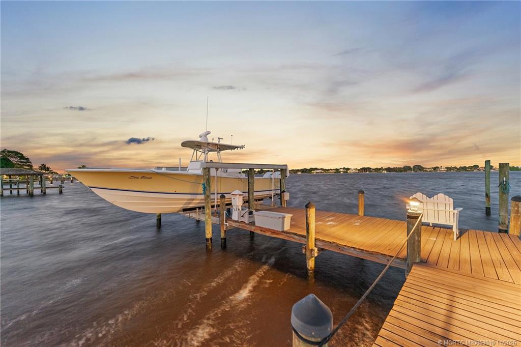 301 SE Harbor Point Drive