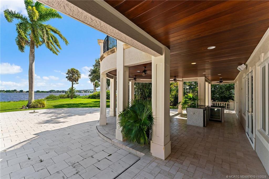 301 SE Harbor Point Drive