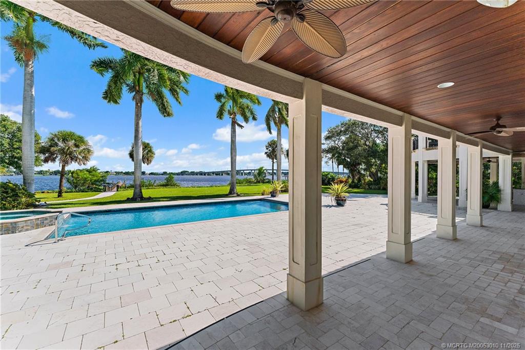 301 SE Harbor Point Drive