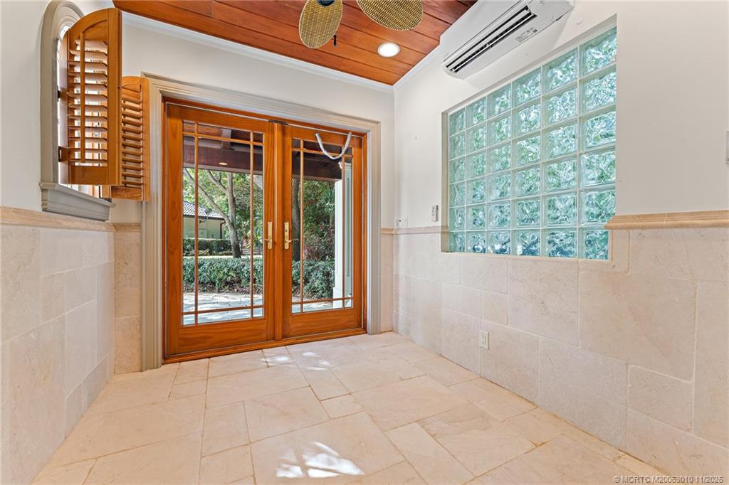 301 SE Harbor Point Drive