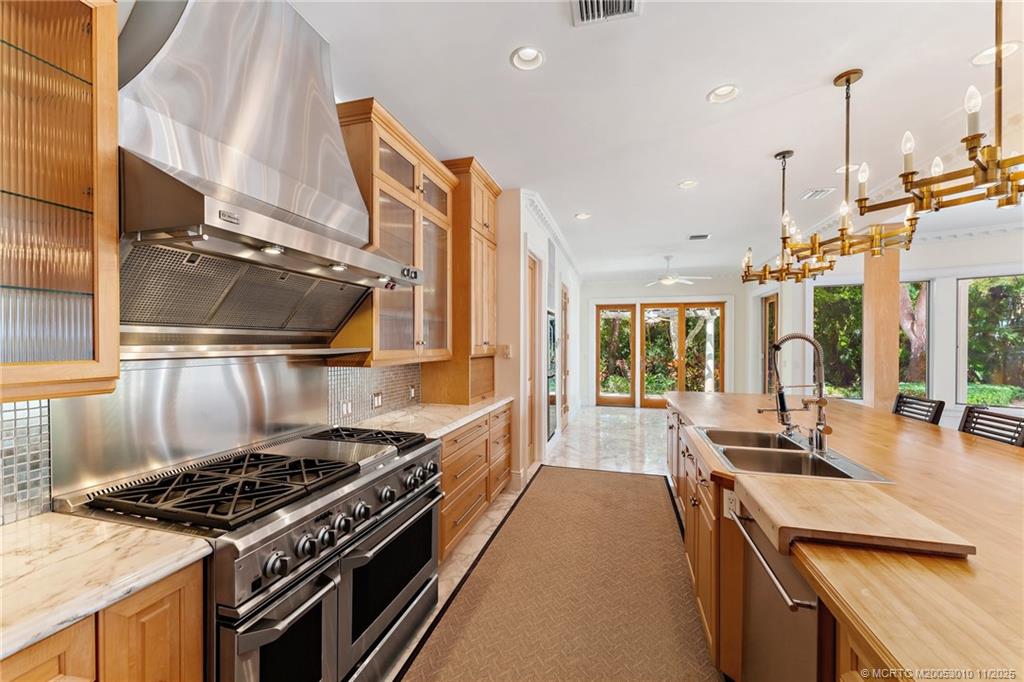 301 SE Harbor Point Drive