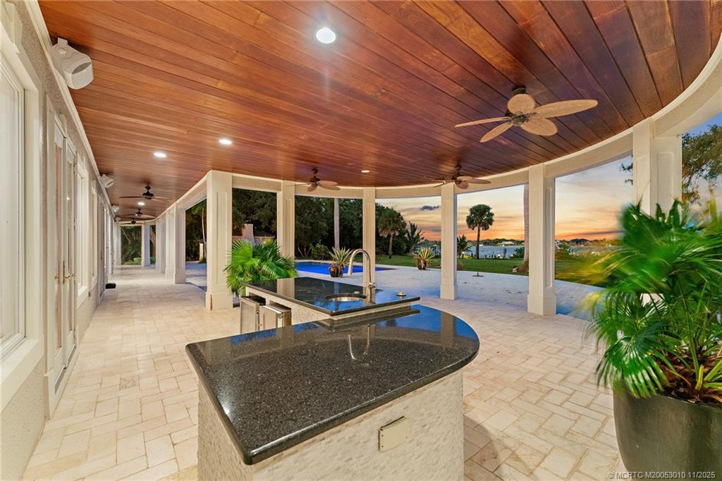 301 SE Harbor Point Drive