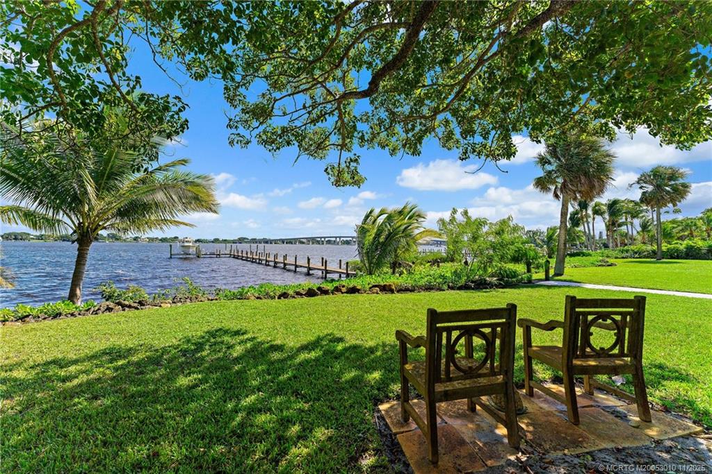 301 SE Harbor Point Drive