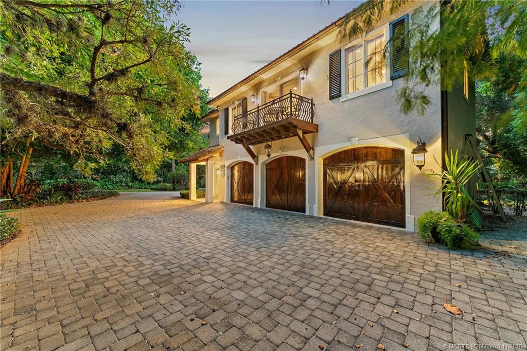 301 SE Harbor Point Drive