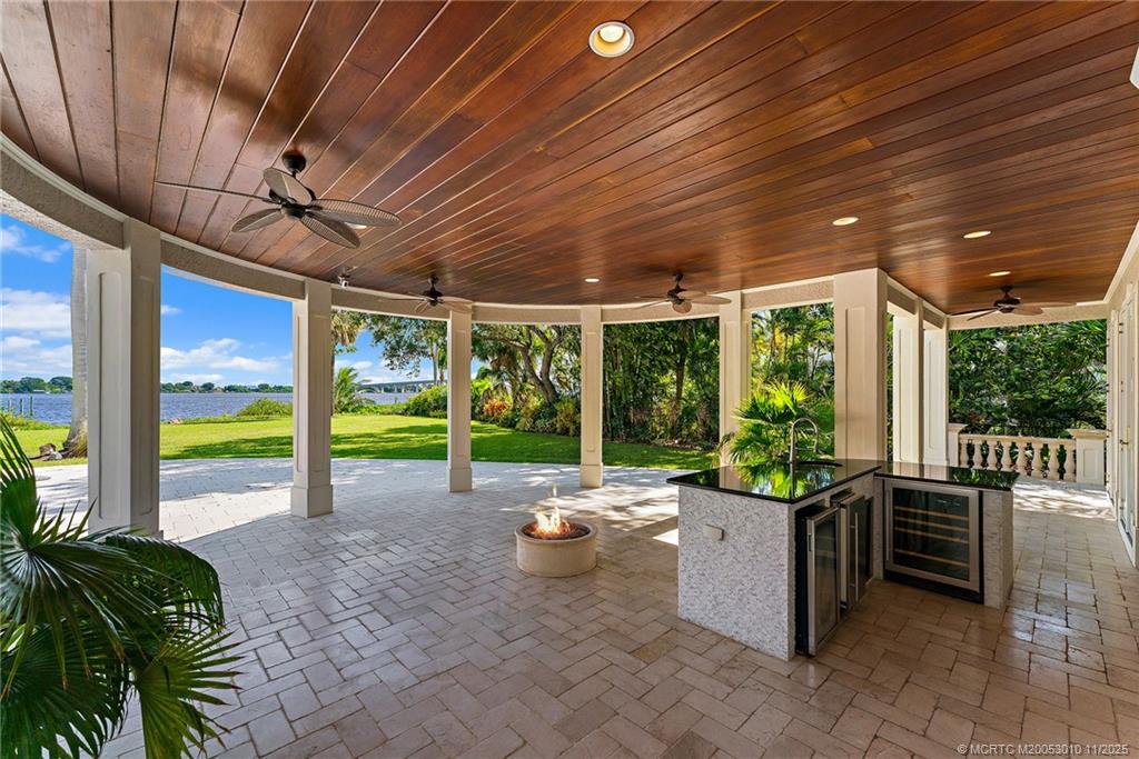 301 SE Harbor Point Drive