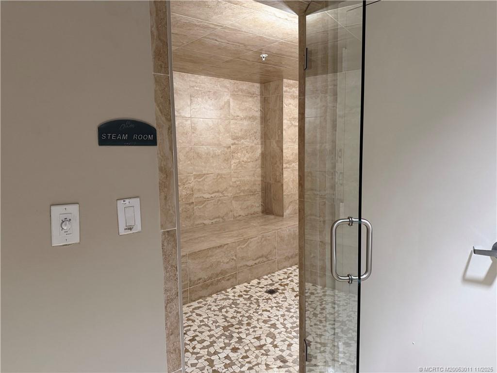 610 Clematis Street 638