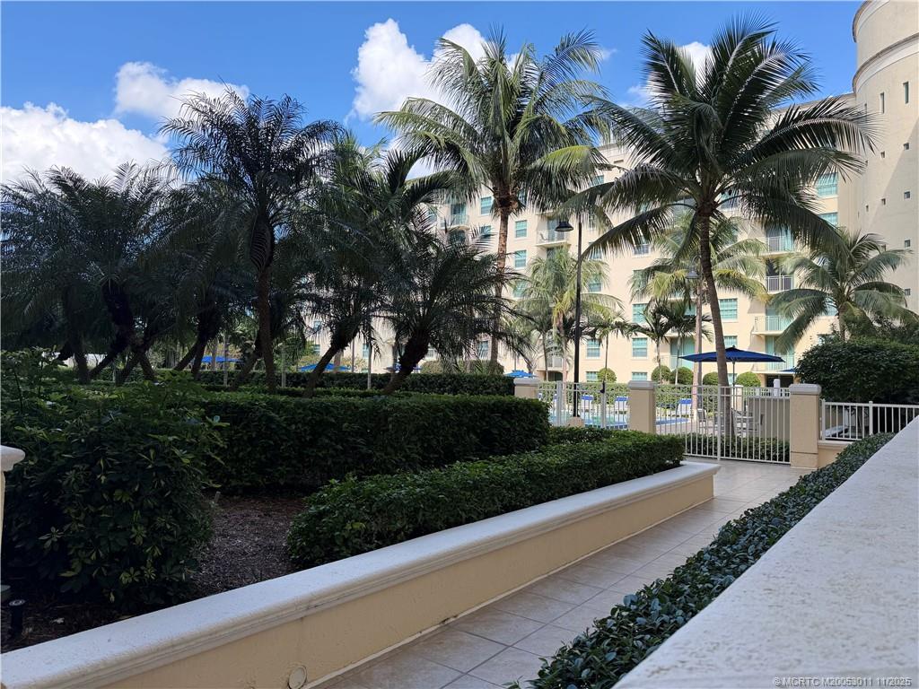 610 Clematis Street 638