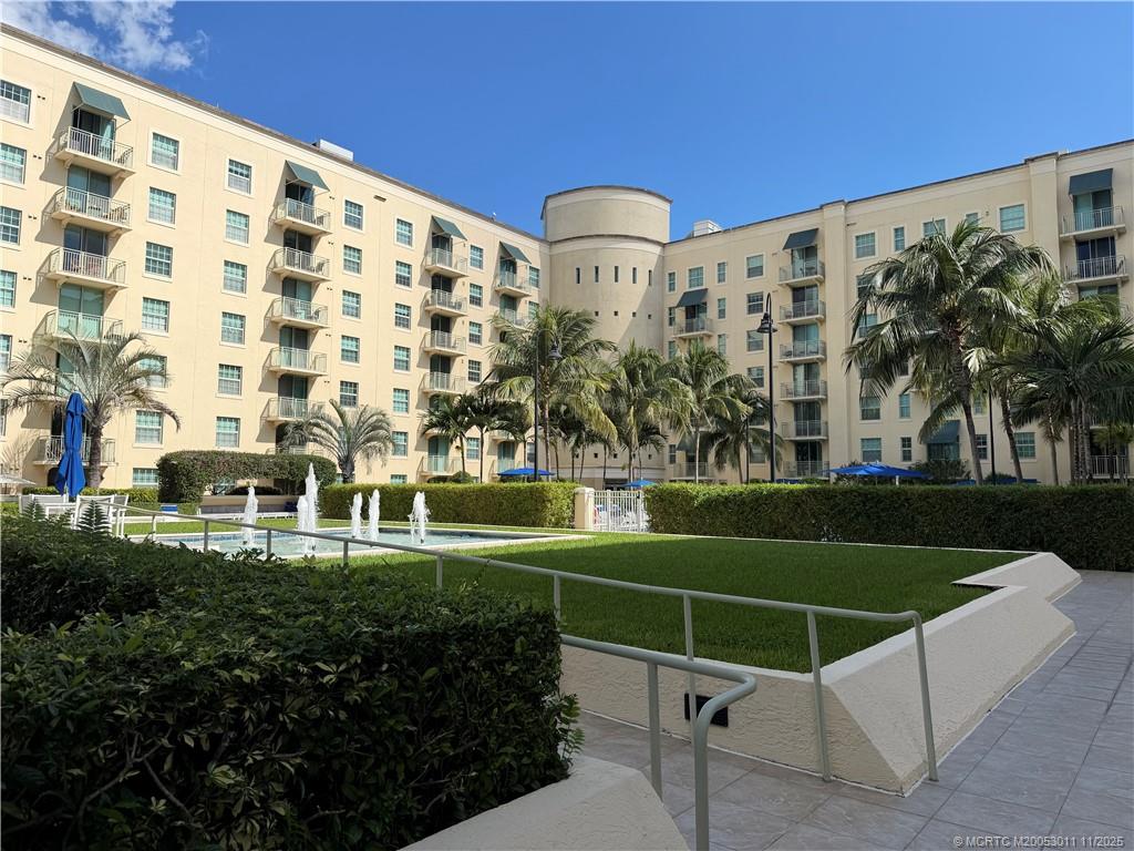 610 Clematis Street 638