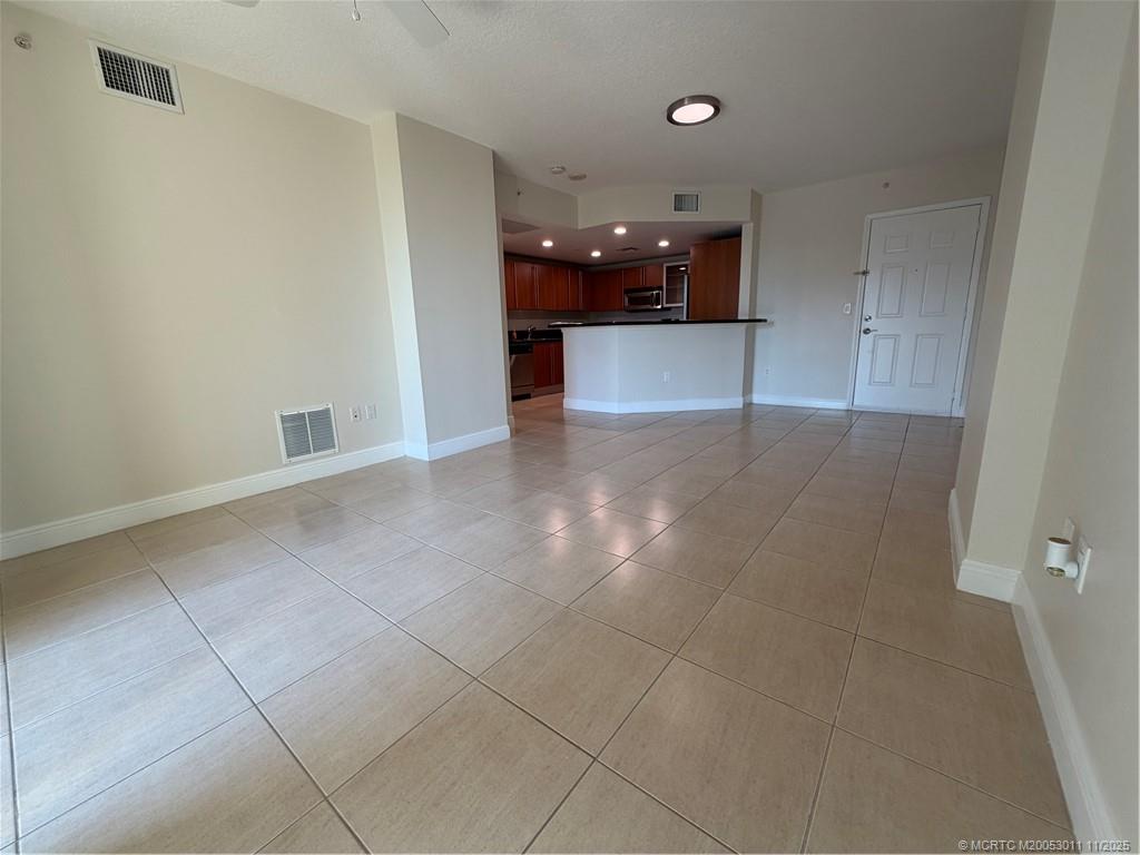 610 Clematis Street 638