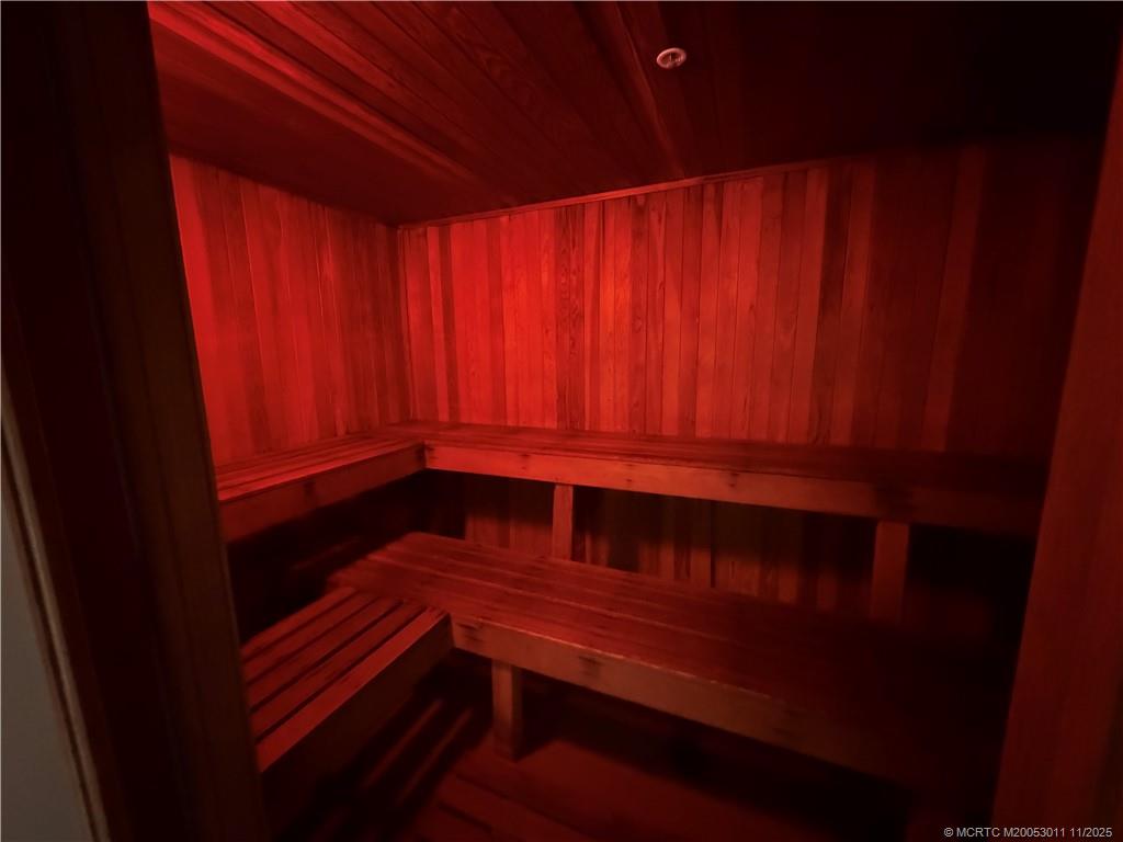 610 Clematis Street 638