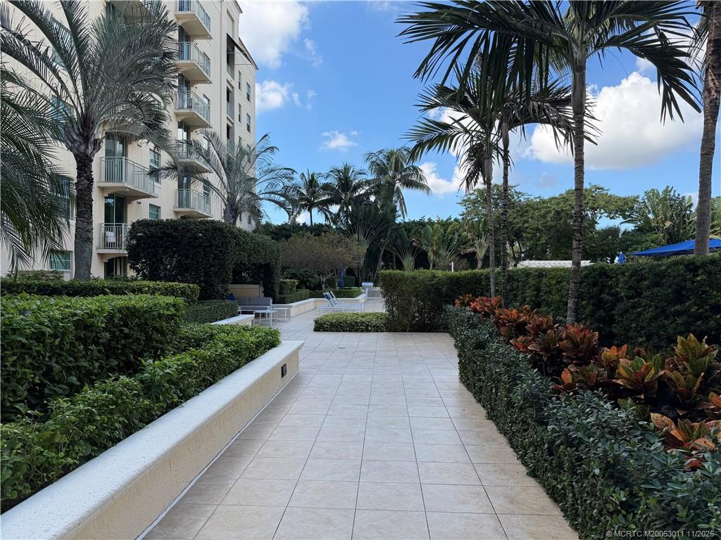 610 Clematis Street 638