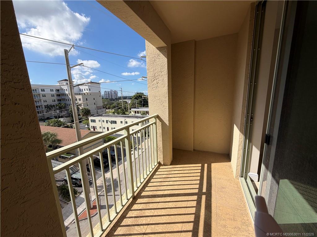 610 Clematis Street 638