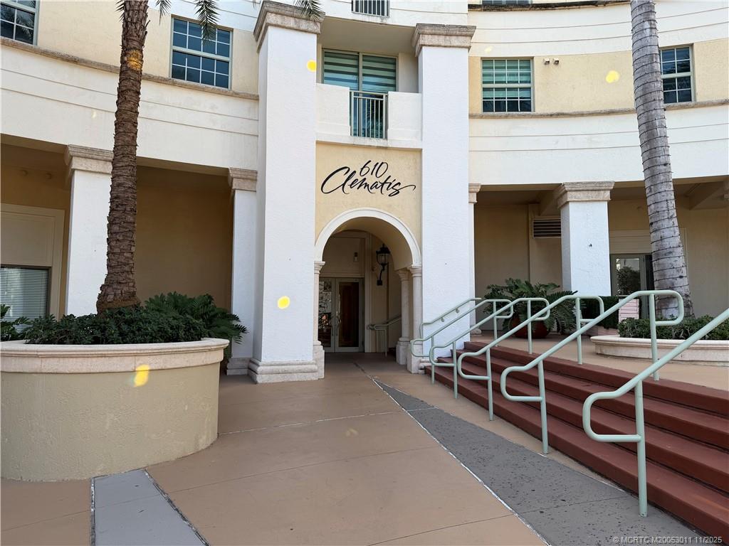 610 Clematis Street 638