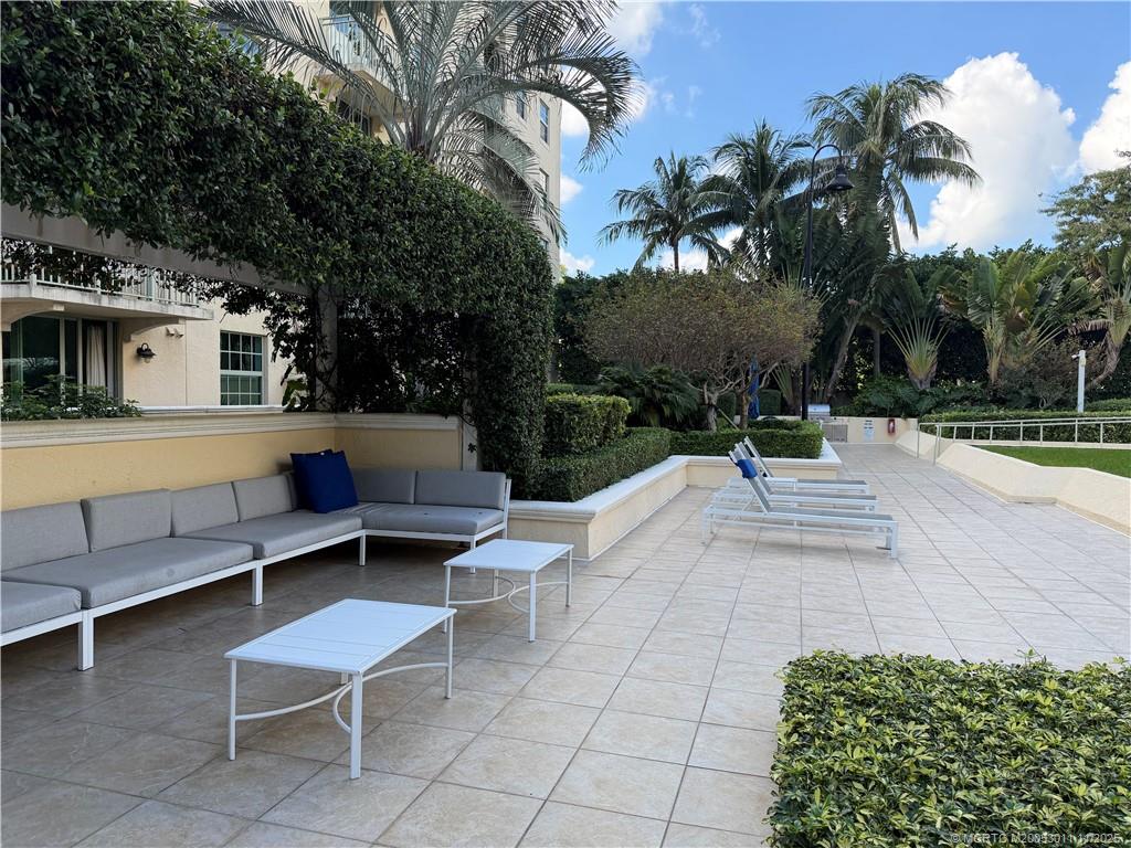 610 Clematis Street 638