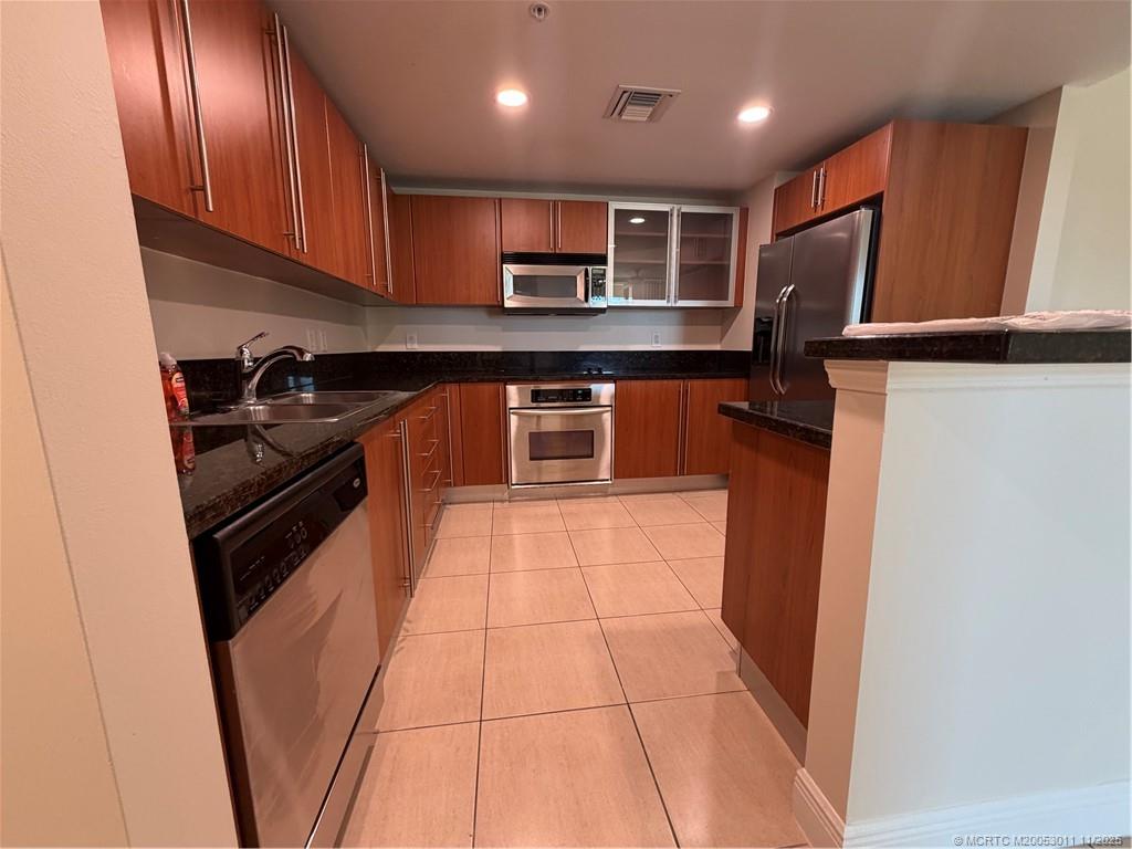 610 Clematis Street 638