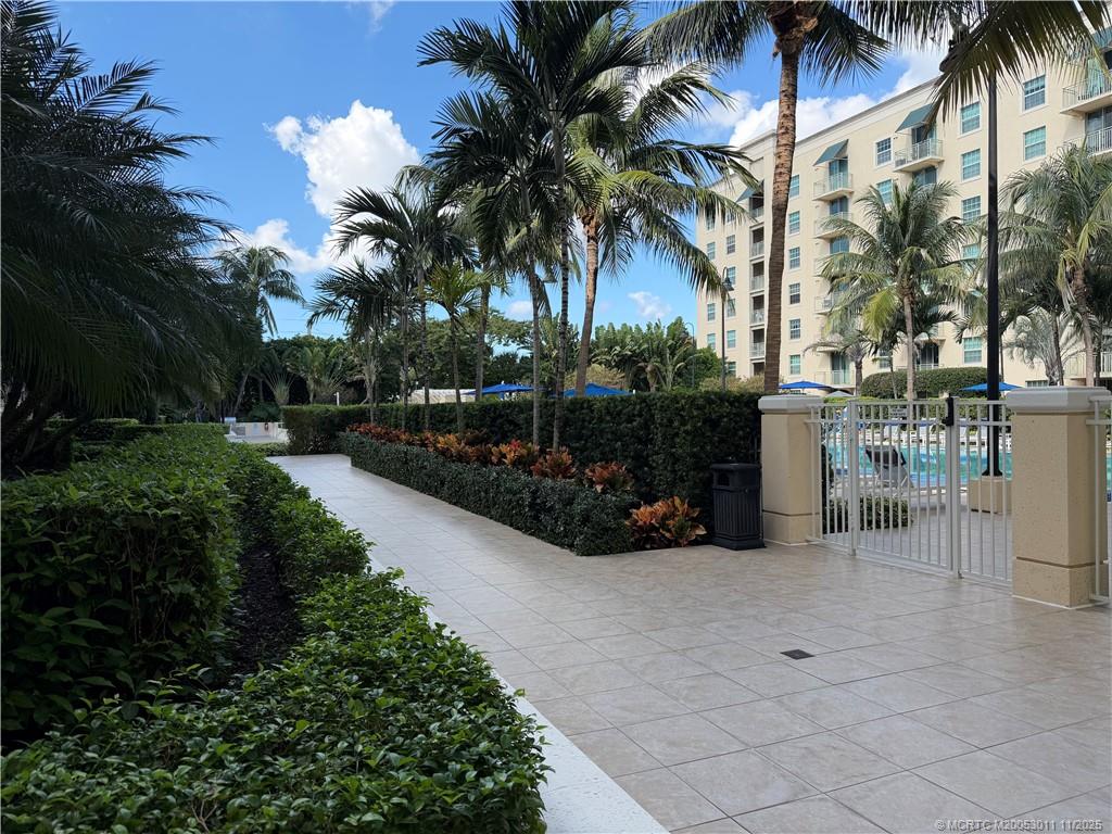 610 Clematis Street 638