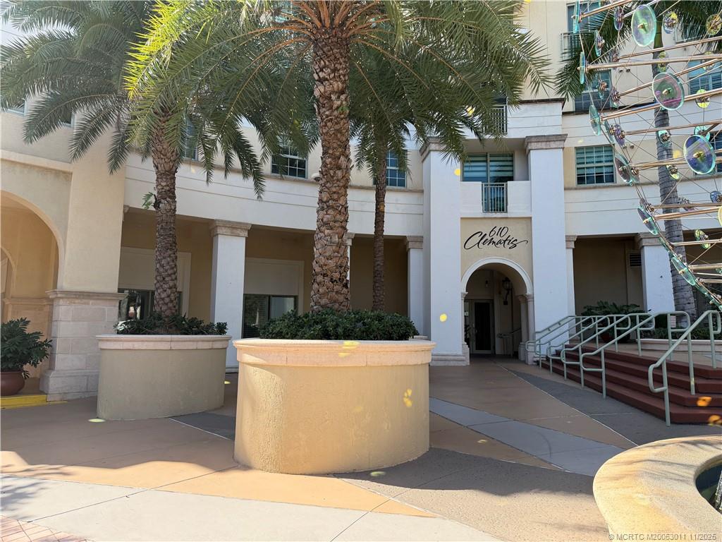 610 Clematis Street 638