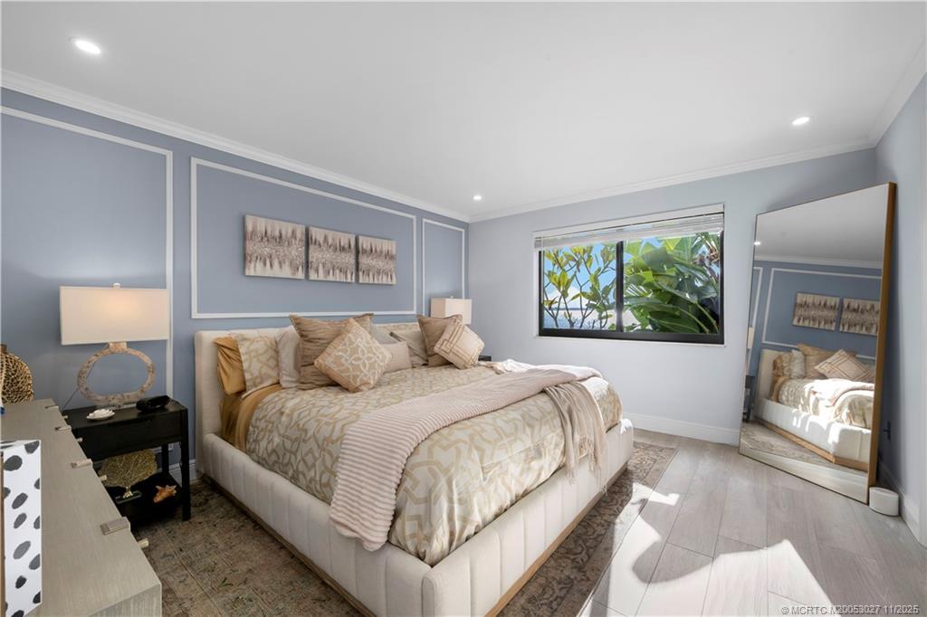 1600 NE Dixie Highway 7-104