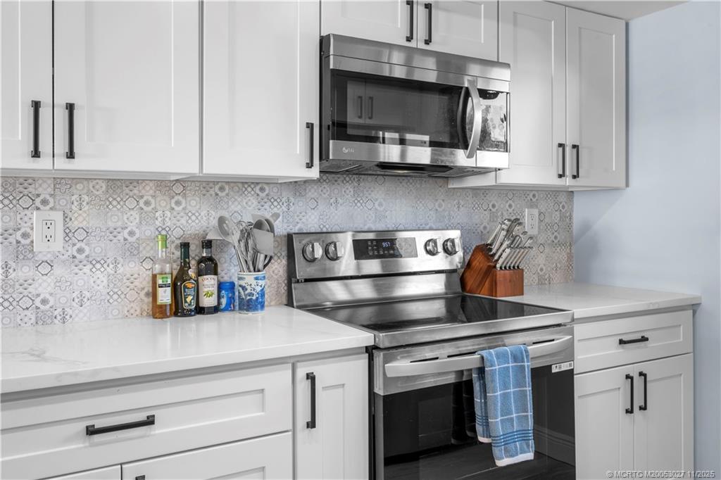 1600 NE Dixie Highway 7-104