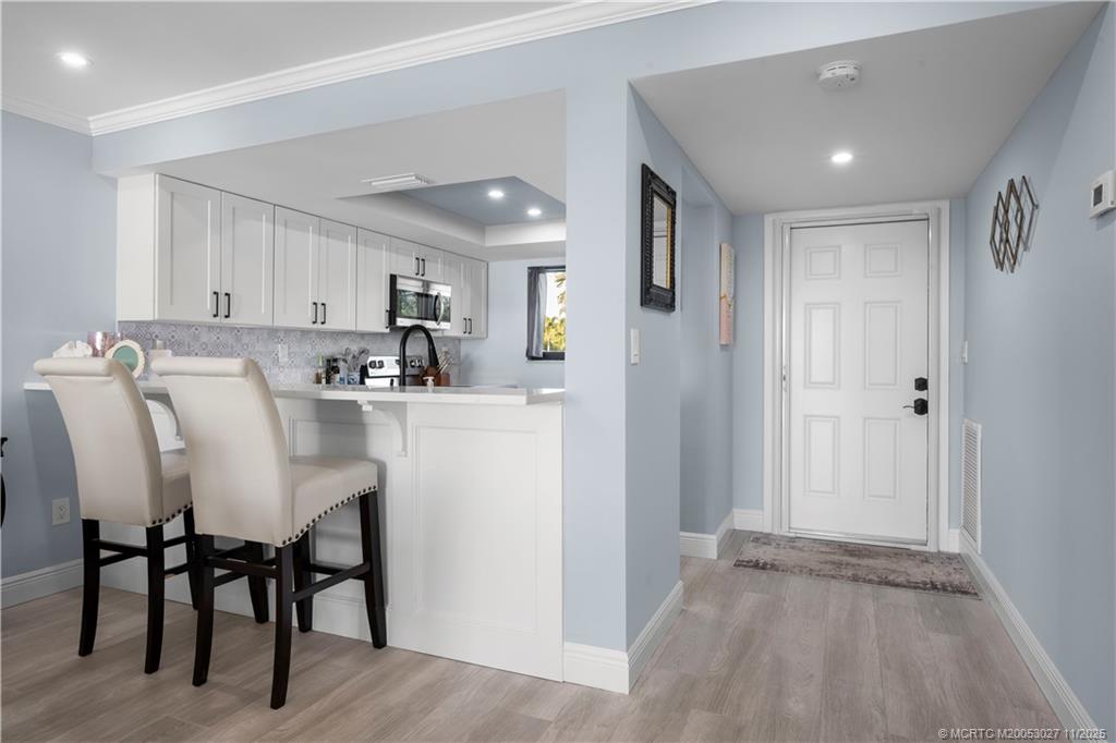 1600 NE Dixie Highway 7-104