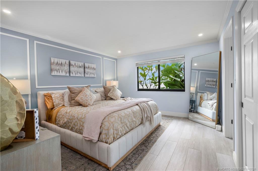 1600 NE Dixie Highway 7-104