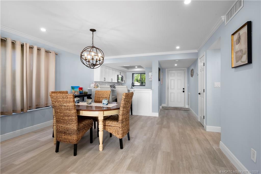 1600 NE Dixie Highway 7-104