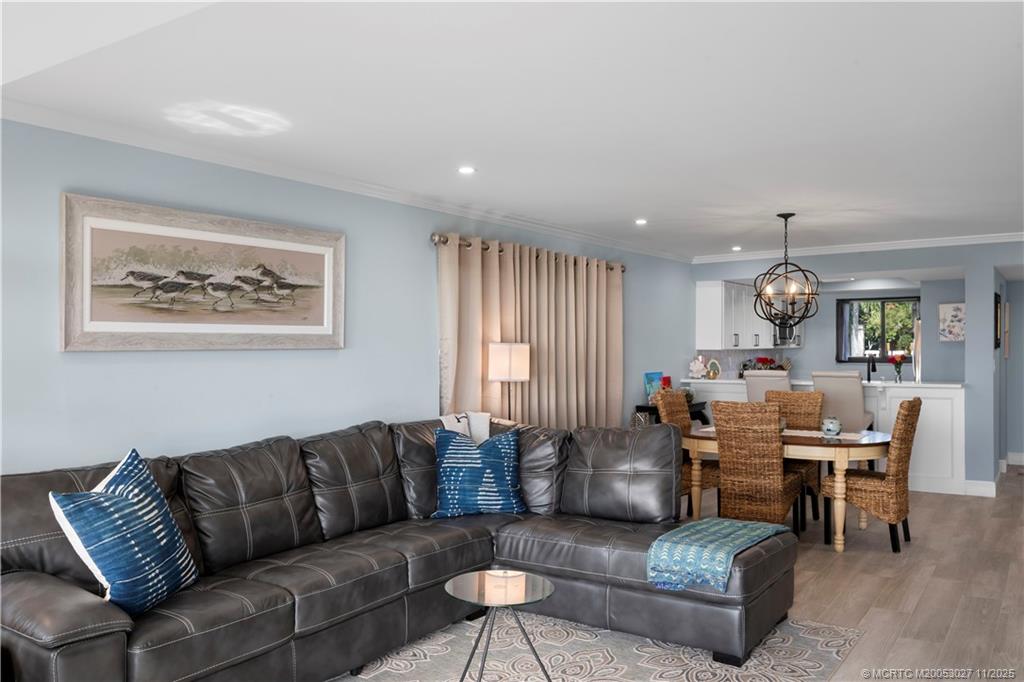 1600 NE Dixie Highway 7-104