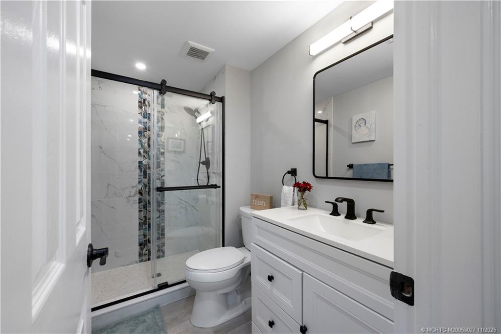 1600 NE Dixie Highway 7-104