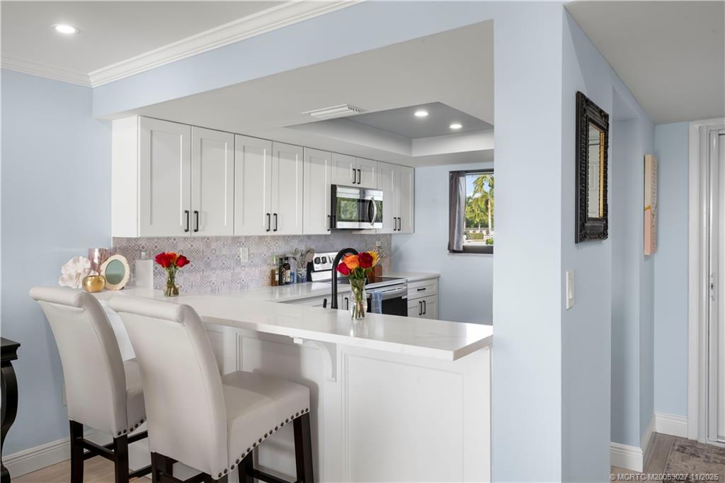 1600 NE Dixie Highway 7-104