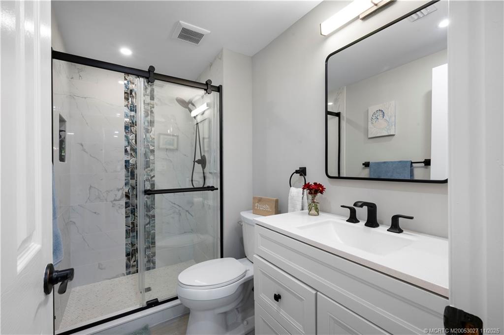 1600 NE Dixie Highway 7-104