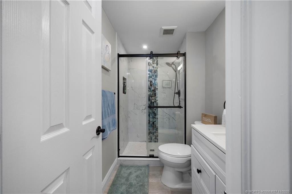 1600 NE Dixie Highway 7-104