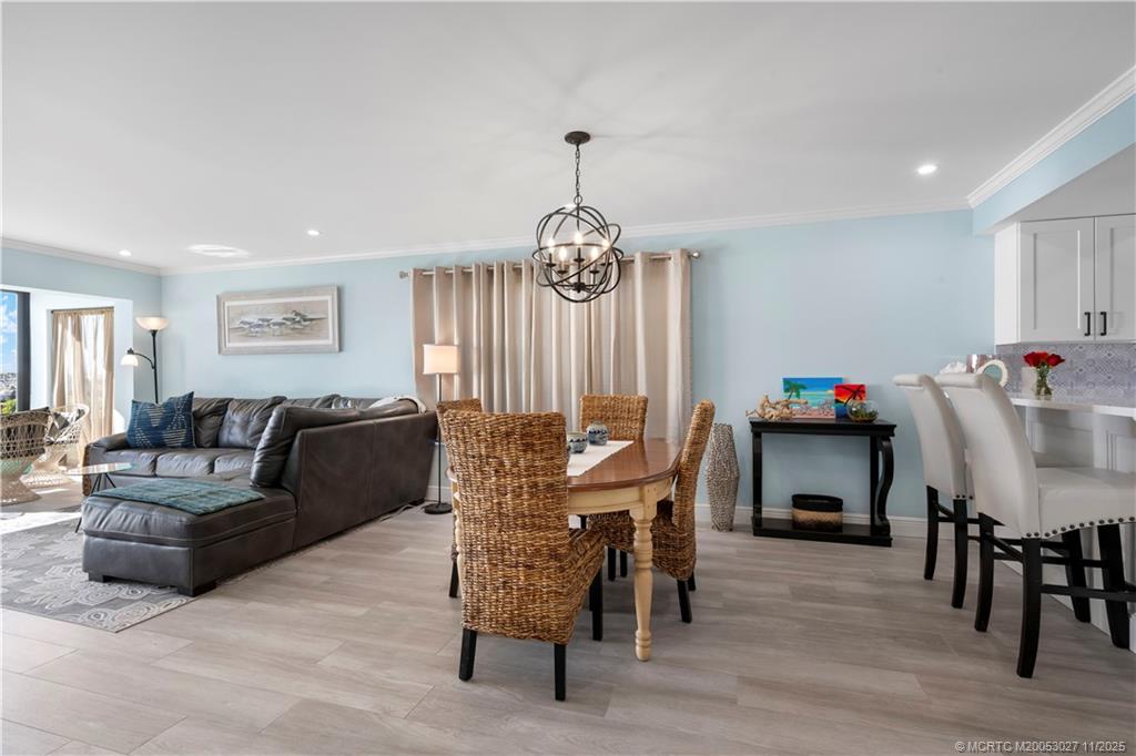 1600 NE Dixie Highway 7-104