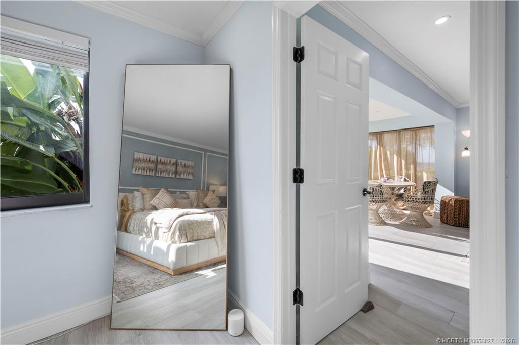 1600 NE Dixie Highway 7-104